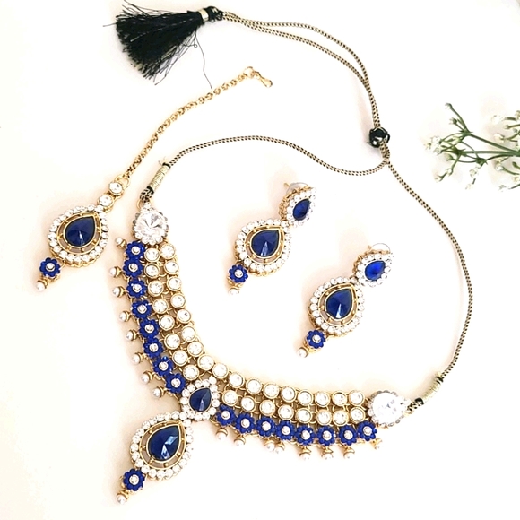 Jewelry - Necklace Set NIB